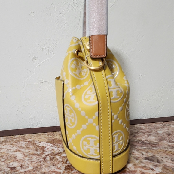 TORY BURCH MONOGRAM BUCKET - Picture 7 of 8